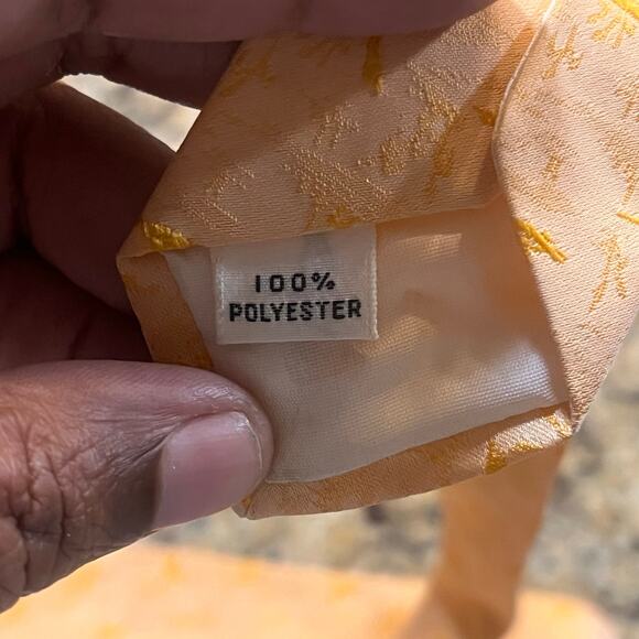 Vtg The Treasury Gold Yellow‎ Men flying Bird Neck Tie Hunting - Picture 4 of 4